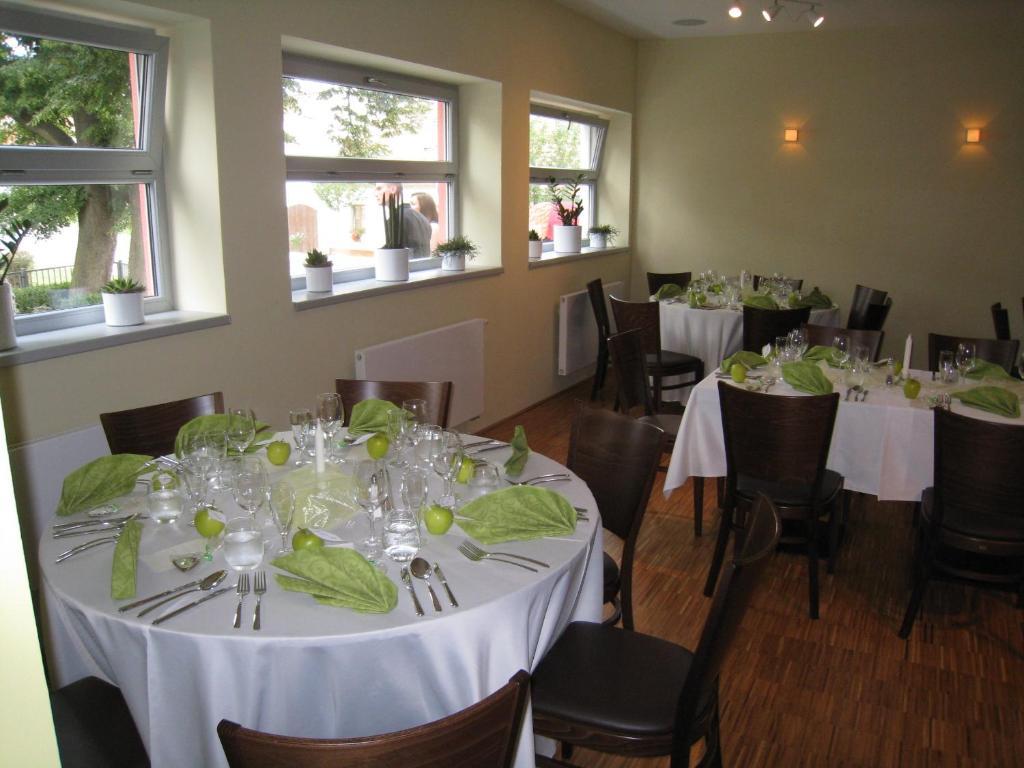 Linden Restaurant And Pension Brno Dış mekan fotoğraf